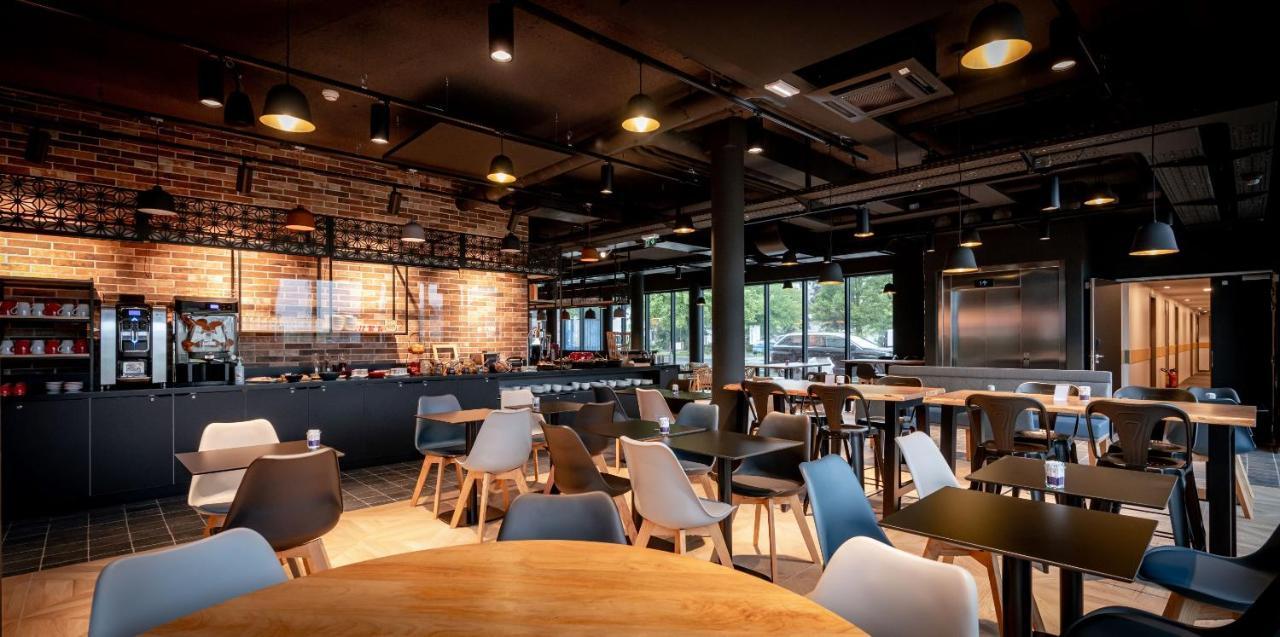 Ibis Budget Valenciennes เปอติตฟอเรต์ ภายนอก รูปภาพ
