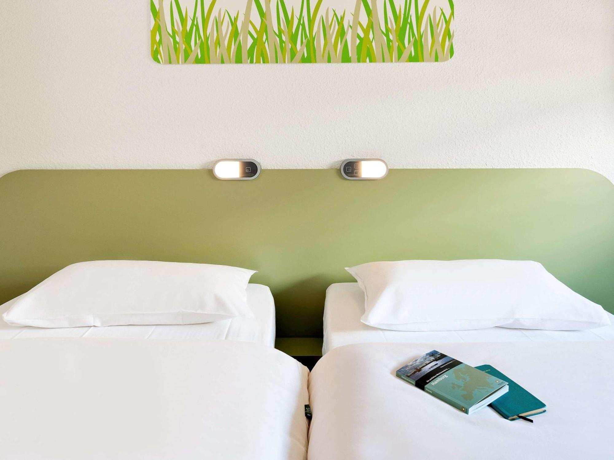 Ibis Budget Valenciennes เปอติตฟอเรต์ ภายนอก รูปภาพ