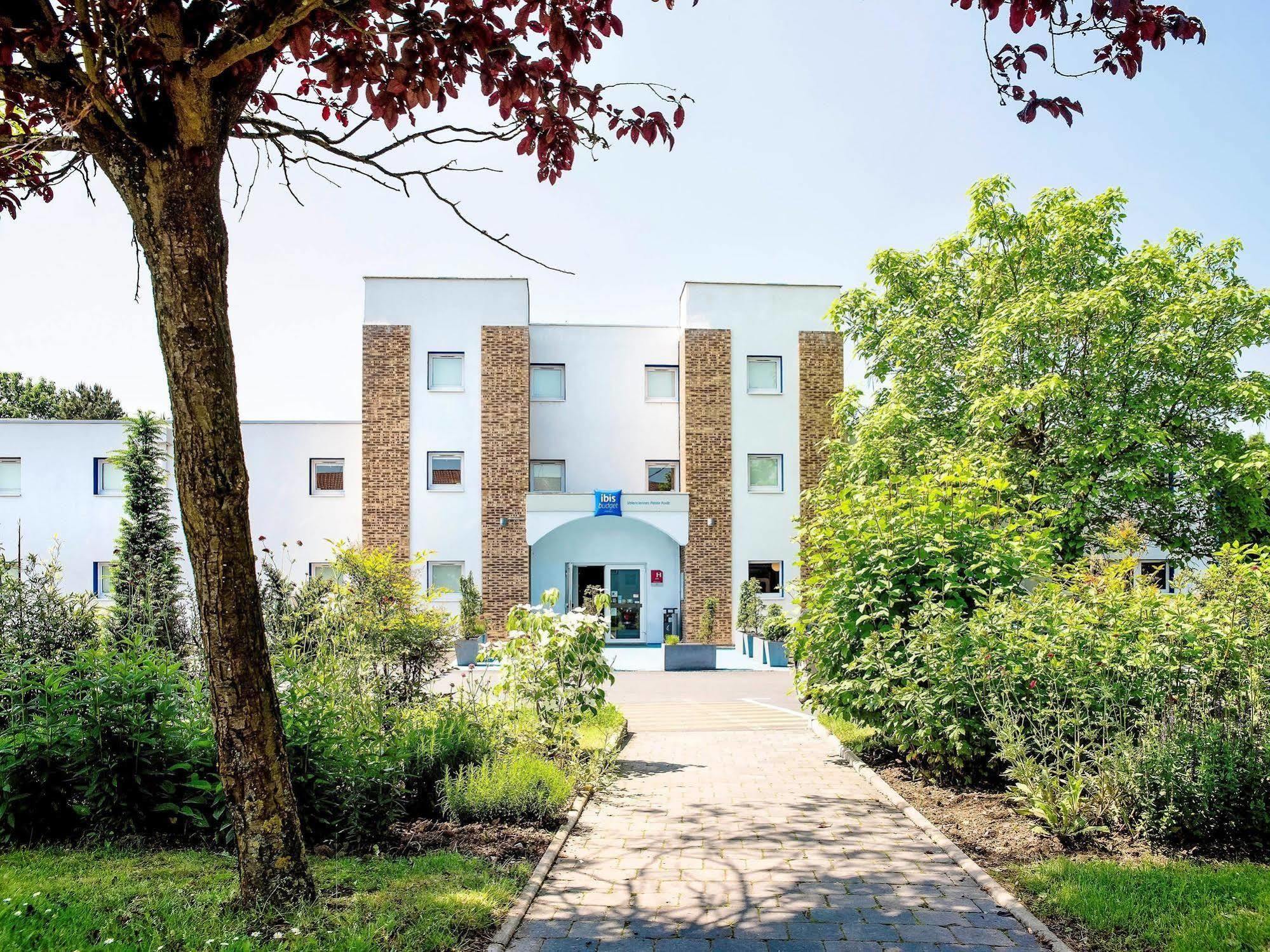 Ibis Budget Valenciennes เปอติตฟอเรต์ ภายนอก รูปภาพ